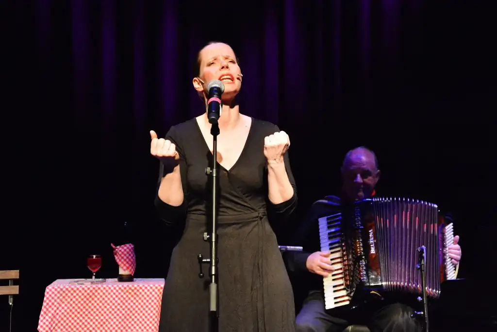Edith Piaf - den lille spurven med den store stemmen - Foto: Lena Jørgensen